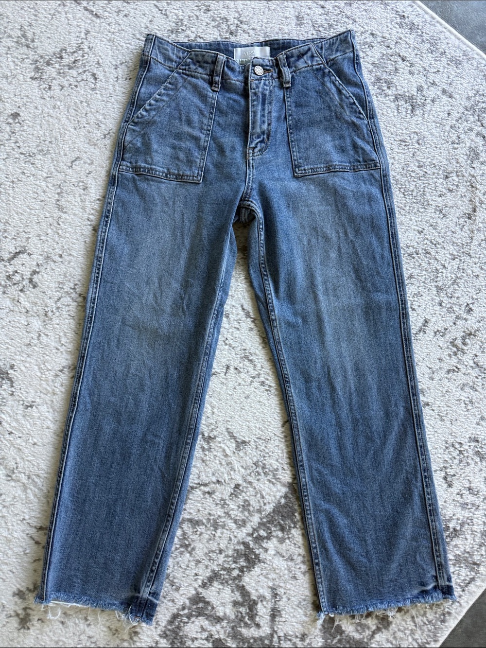 Vervet Frayed-Hem Cropped Jeans